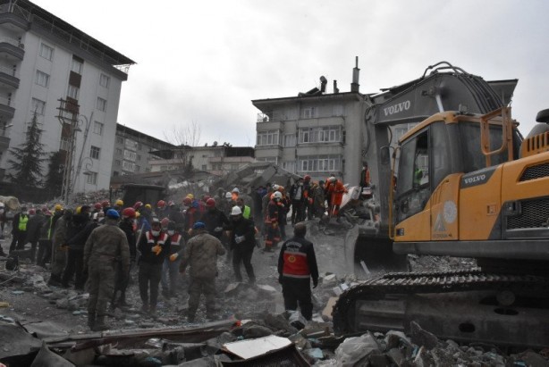 Foto - Türkiye'deki deprem ABD'li uzmanları şoka uğrattı Beklenenden 10 kat daha güçlü! Anormal bir duruma dikkat çektiler