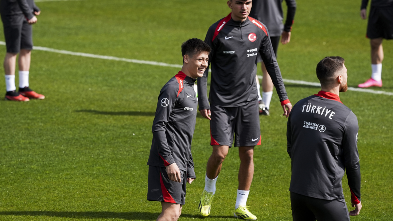 Türkiye'deki gariplik bu: Duyan şaşkın: Yeniden mi gerçekten! Şaka mı bu Montella!