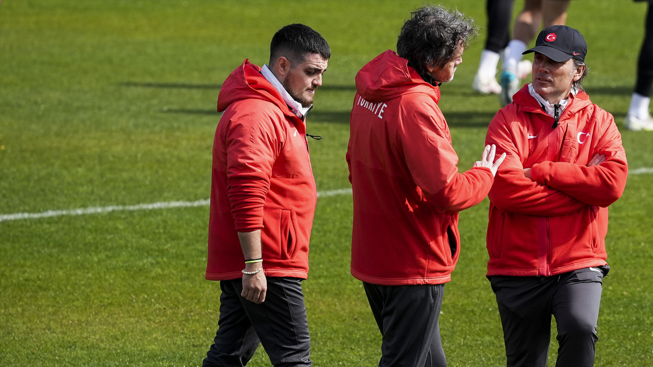 Foto - Türkiye'deki gariplik bu: Duyan şaşkın: Yeniden mi gerçekten! Şaka mı bu Montella!