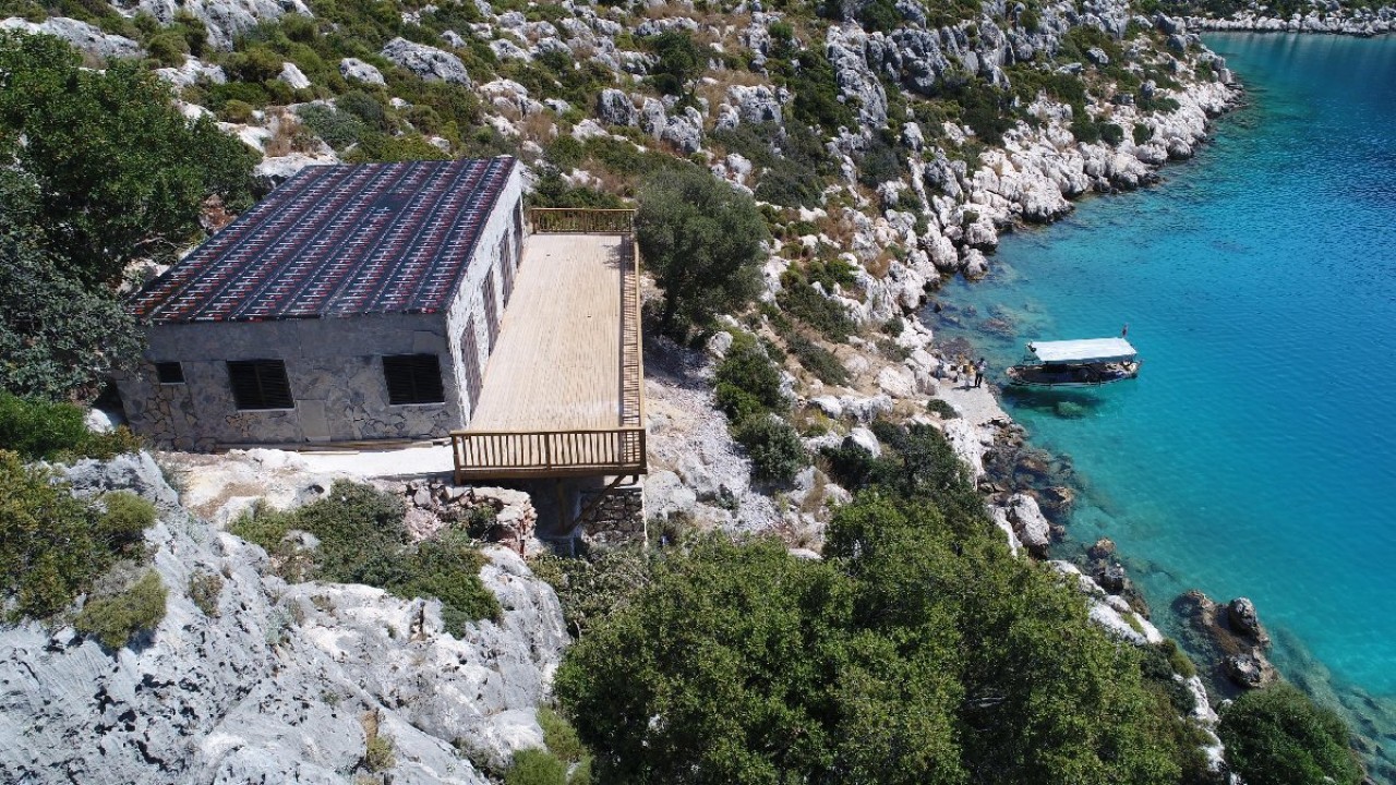 Foto - Türkiye’deki İngilizin uyanıklığı pes dedirtti! Kekova’da mühürlenen kaçak villasını bakın ne yapmış 