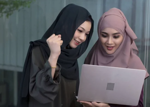 Foto - Türkiye'deki İslamofobiyle de yüzleşelim! Başörtülü CV'ye iş yok