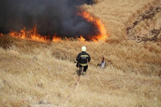 Foto - Tarlalara gizlice yerleştirmeye başladılar! Büyük skandal, Türkiye saldırı altında... Saniyeler içerisinde küle çeviriyor