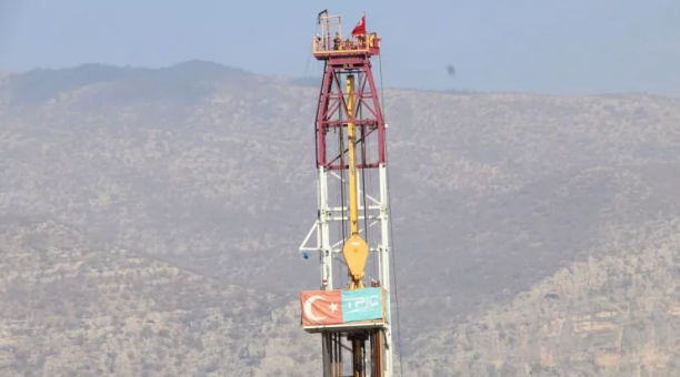 Foto - Türkiye'den 3 ülkede petrol operasyonu! Tarihi adım