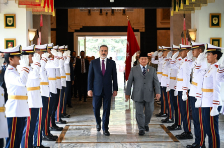 Foto - Türkiye'den 300 milyon dolarlık İHA almışlardı! Şimdi Bayraktar TB2 SİHA'yı araştırmaya başladılar