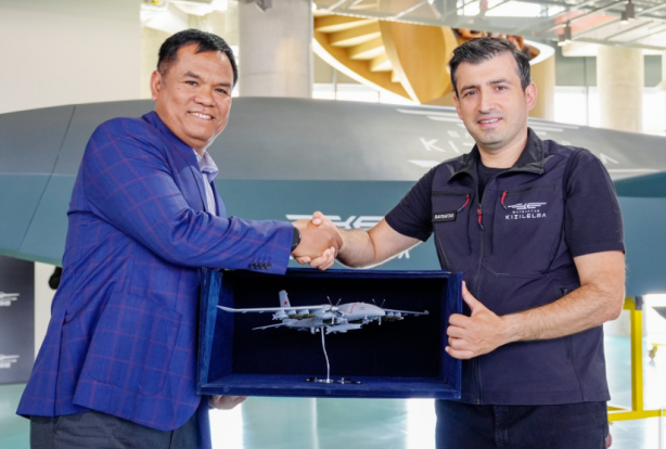 Foto - Türkiye'den 300 milyon dolarlık İHA almışlardı! Şimdi Bayraktar TB2 SİHA'yı araştırmaya başladılar