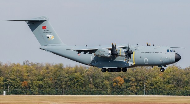 Foto - Türkiye'den ATAK helikopter alan ülke bu kez gözünü Bayraktar TB2'lere dikti