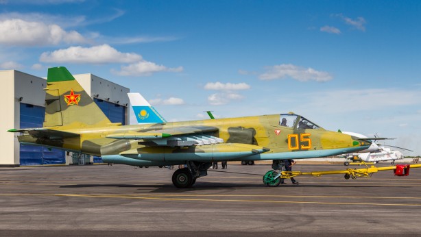 Foto - Türkiye'den az önce SİHA aldığını duyuran ülkeden beklenmedik karar! Savaş uçaklarını satışa çıkardılar