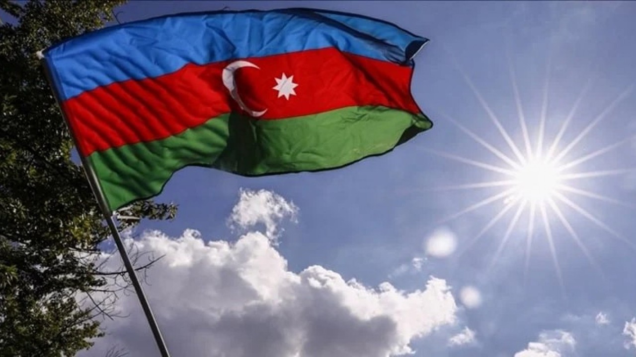 Foto - Türkiye'den Azerbaycan yalanlaması: Bayraklar yarıya indirilmedi