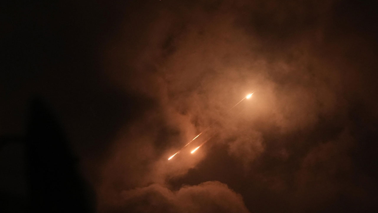 Türkiye'den Bayraktar TB2 alan ülke İHA'larla savunma sistemlerini atlattı: Havalimanını vurdu