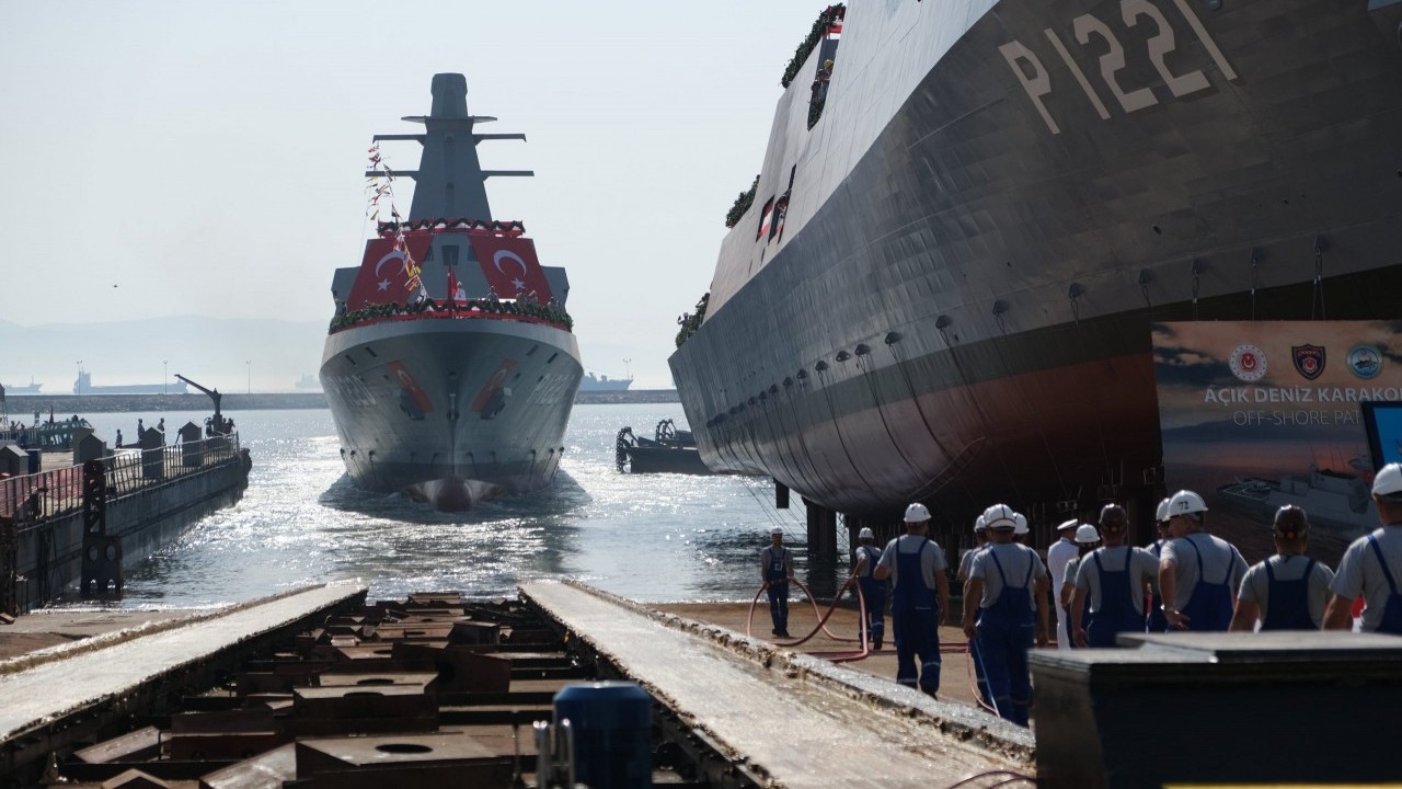 Foto - Türkiye'den Bayraktar TB2 SİHA almışlardı! Şimdi savaş gemisi sipariş ettiler
