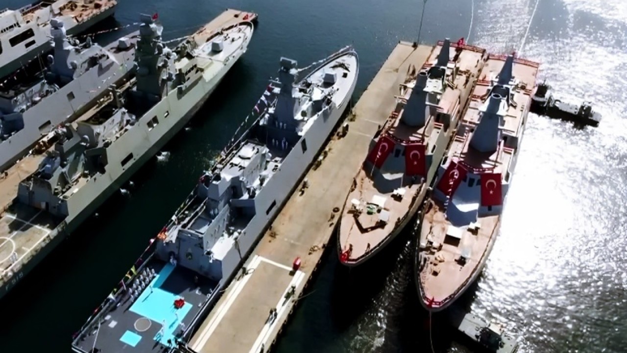 Foto - Türkiye'den Bayraktar TB2 SİHA almışlardı! Şimdi savaş gemisi sipariş ettiler