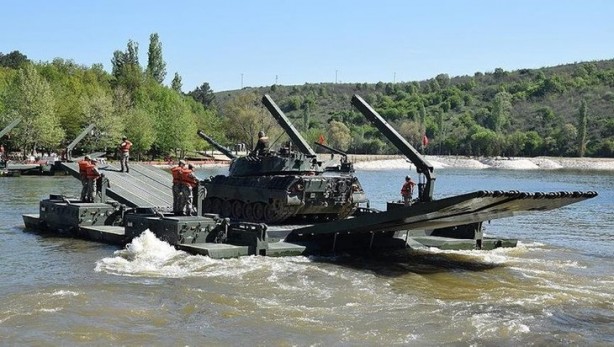 Foto - Türkiye'den büyük başarı! Suya indirildi