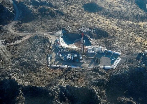 Foto - Türkiye’den büyük petrol hamlesi! Hem karada hem denizde 45 kulede aynı anda sondaj