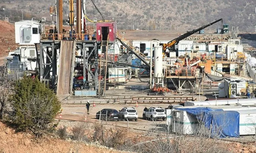 Foto - Türkiye’den büyük petrol hamlesi! Hem karada hem denizde 45 kulede aynı anda sondaj