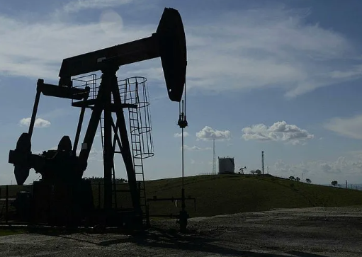 Foto - Türkiye’den büyük petrol hamlesi! Hem karada hem denizde 45 kulede aynı anda sondaj