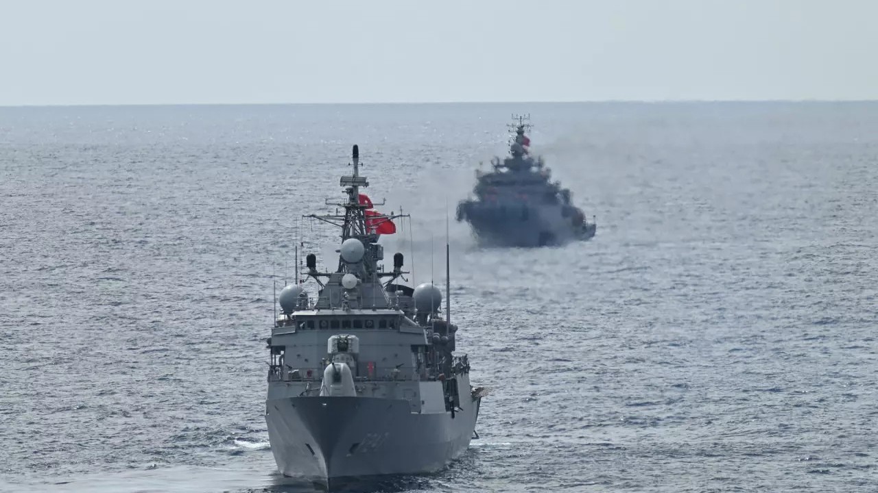 Türkiye'den dengeleri sarsacak hamle! Açıklama az önce geldi: Tamı tamına 50 savaş gemisi...