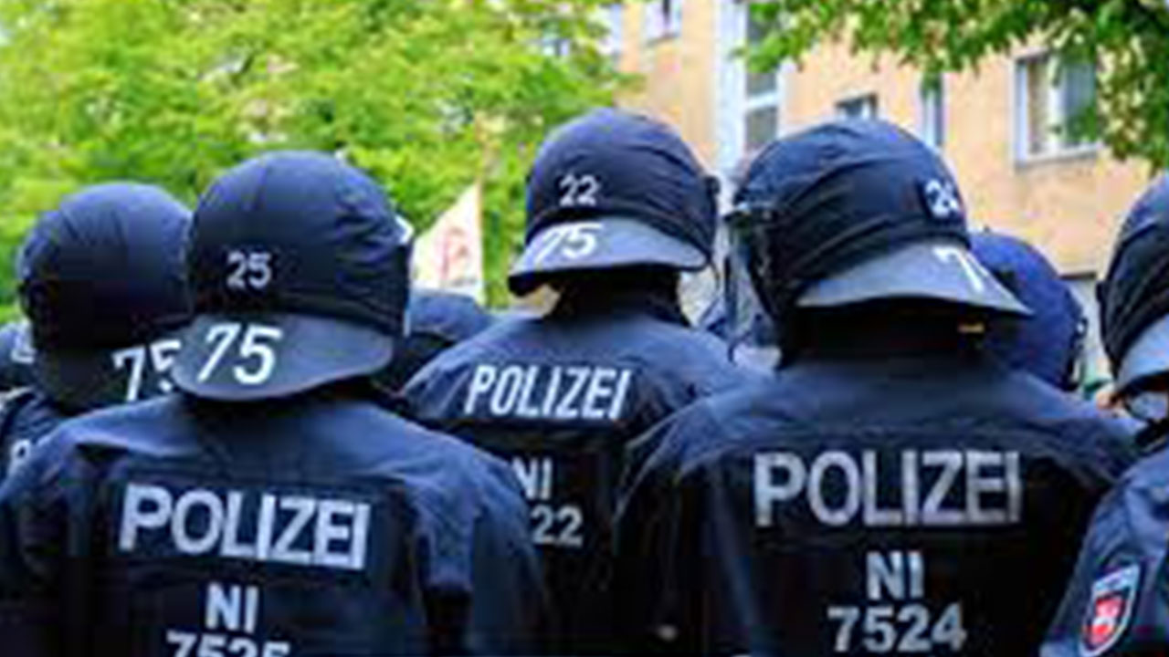 Foto - Türkiye'den gelen kamyon Almanya'yı karıştırdı