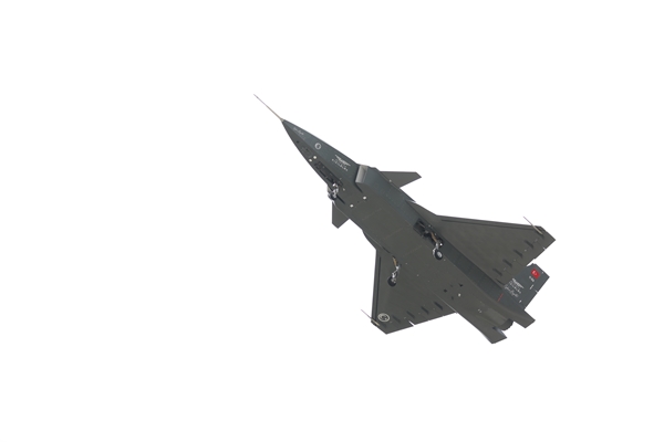 Foto - Türkiye'den gururlandıran başarı! Gökyüzüyle buluşan HÜRJET dünyayı salladı