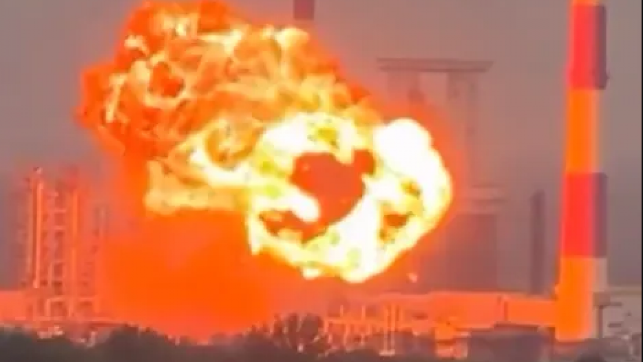 Foto - Türkiye'den İHA almışlardı! Petrol tesisini vurdular