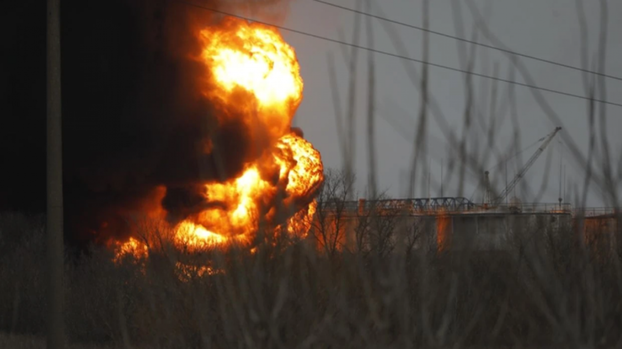 Foto - Türkiye'den İHA almışlardı! Petrol tesisini vurdular