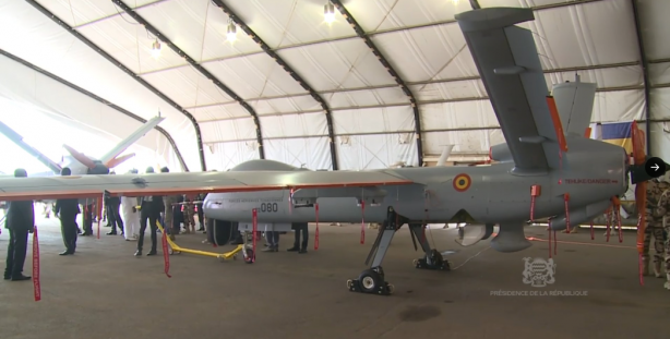 Foto - Türkiye'den İHA ve HÜRKUŞ aldılar! Resmi törenle düşmanlara gözdağı verdiler