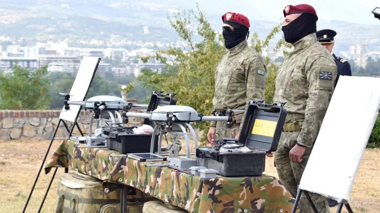 Foto - Türkiye’den Kuzey Makedonya’ya askeri destek! Yeni teçhizat ve üniformalar tanıtıldı