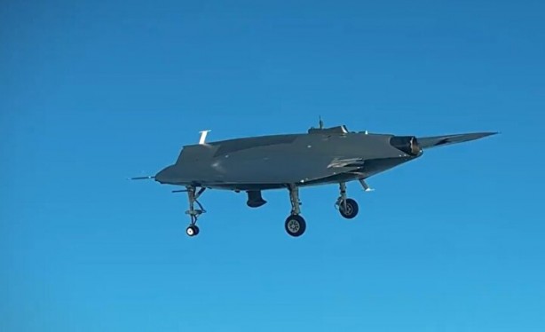 Foto - Türkiye'den Milli ANKA III Uçak: ilk uçuşu bir saat 10 dakika havada kaldı! Savunma sanayiinde Türkiye’ye destek olacak