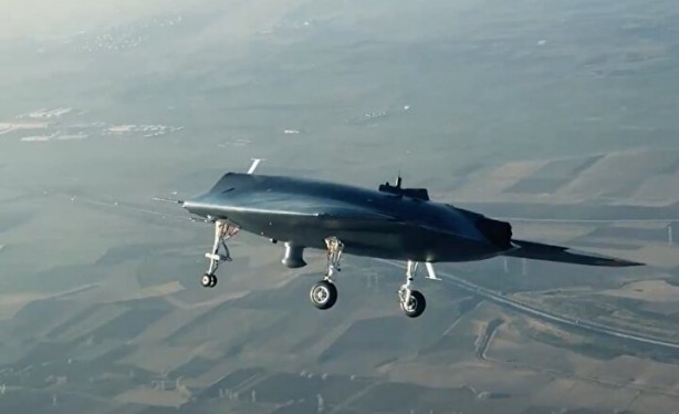 Foto - Türkiye'den Milli ANKA III Uçak: ilk uçuşu bir saat 10 dakika havada kaldı! Savunma sanayiinde Türkiye’ye destek olacak