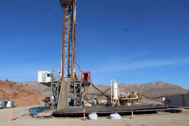 Foto - Türkiye'den müthiş hamle! Topraktan petrol fışkırıyor