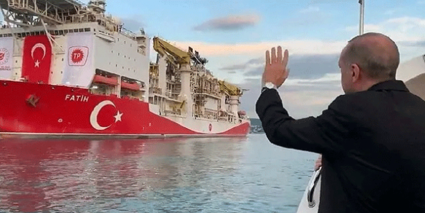 Türkiye'den petrol ve doğalgaz bombası! 4 ülkede harekete geçildi