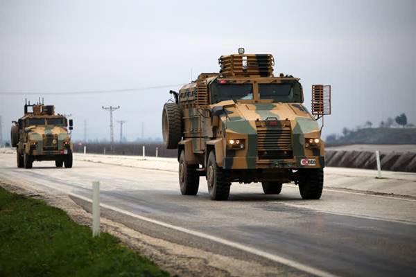 Foto - Türkiye'den sınıra askeri sevkiyat