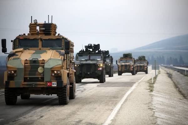 Foto - Türkiye'den sınıra askeri sevkiyat