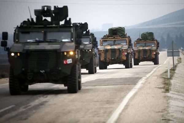 Foto - Türkiye'den sınıra askeri sevkiyat