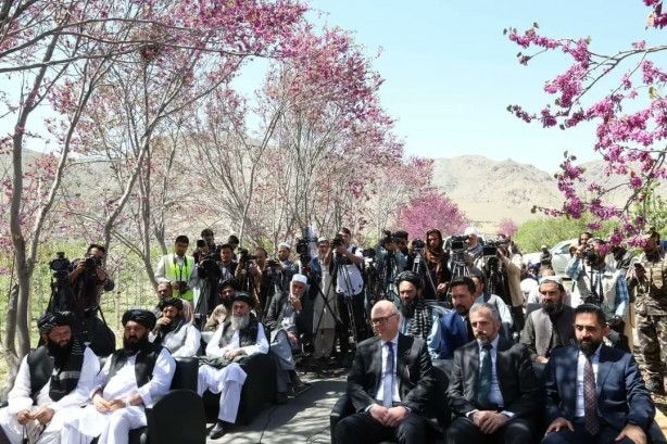 Türkiye'den Taliban'a hediye