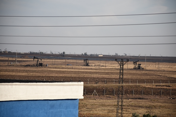 Foto - Türkiye'den tarihi keşif... Sınırdan petrol fışkırdı