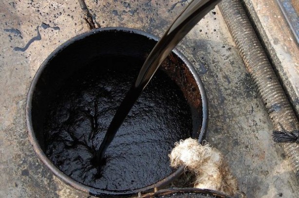Foto - Türkiye'den tarihi petrol keşfi! Bölgeden petrol fışkırıyor... Günlük çıkarılan petrol miktarı duyuruldu