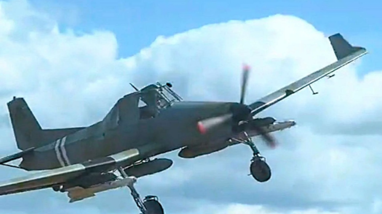 Foto - Türkiye'den TB2 SİHA alan ülke sınırları zorluyor: Tarım uçağına hava-hava füzesi taktılar