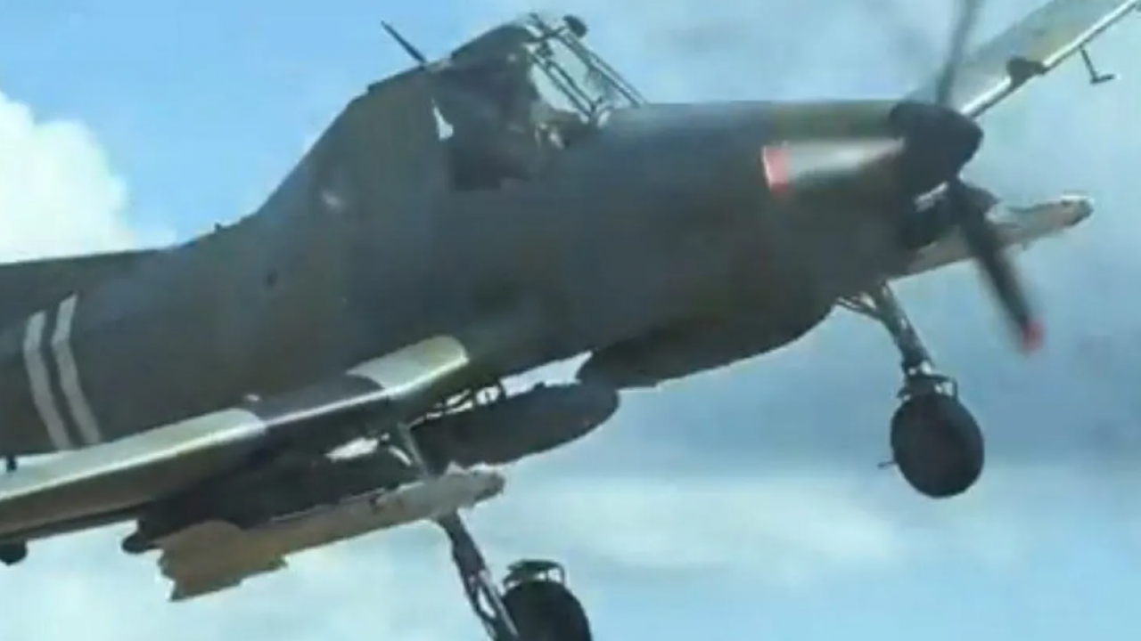 Foto - Türkiye'den TB2 SİHA alan ülke sınırları zorluyor: Tarım uçağına hava-hava füzesi taktılar