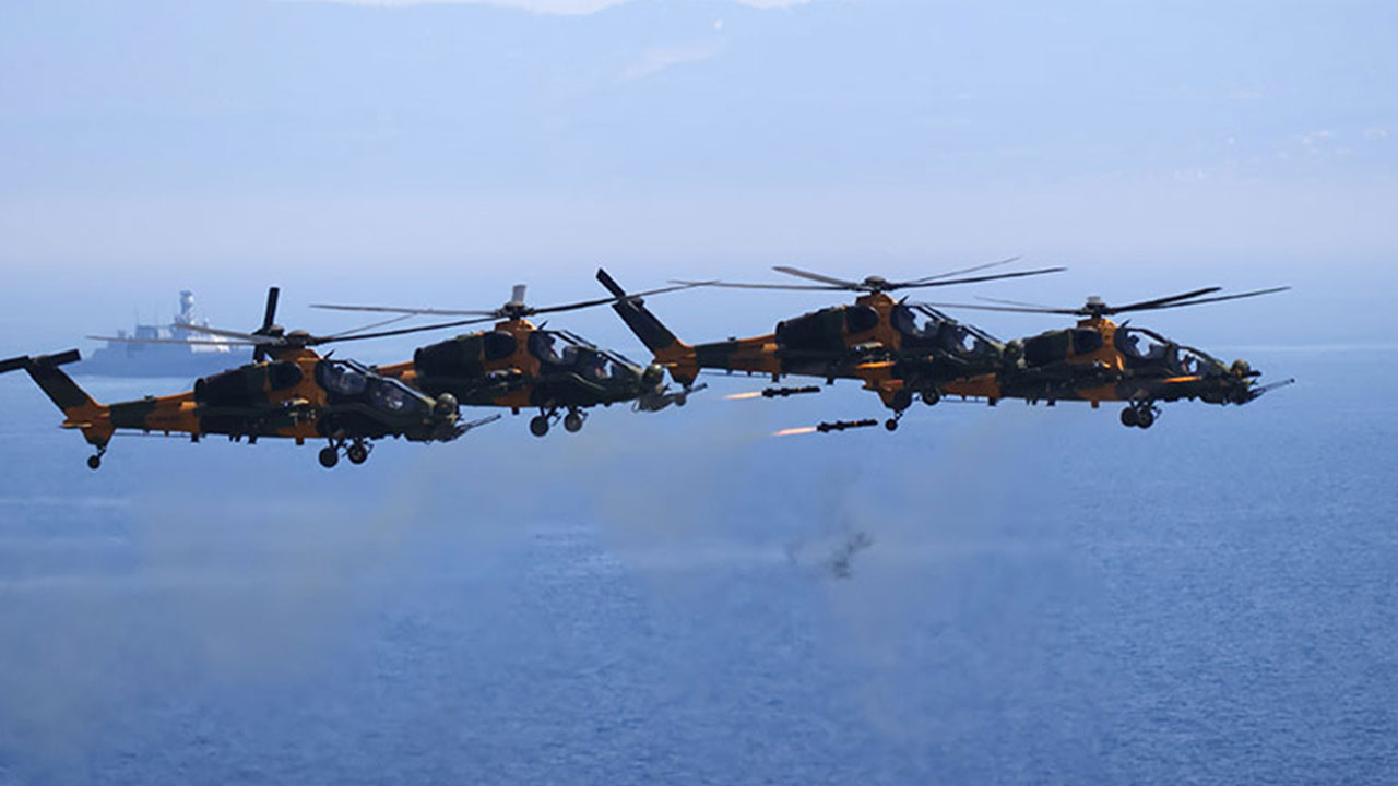 Türkiye'den TB2 SİHA alan ülkeden büyük sürpriz: ATAK helikopterlerini peş peşe havalandırdılar