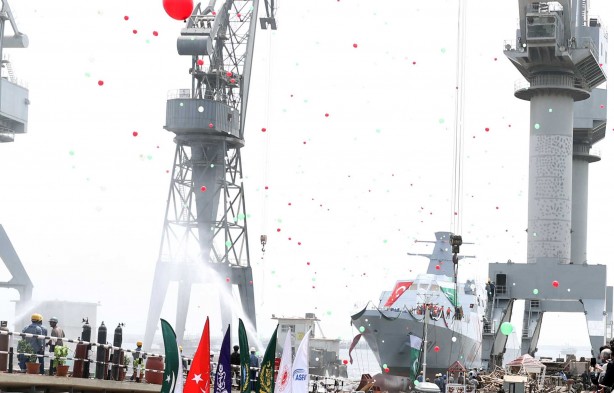 Foto - Türkiye'den TB2 SİHA isteyen o ülke resmen çıldırdı! Bu kez Ankara'dan savaş gemisi alacaklar