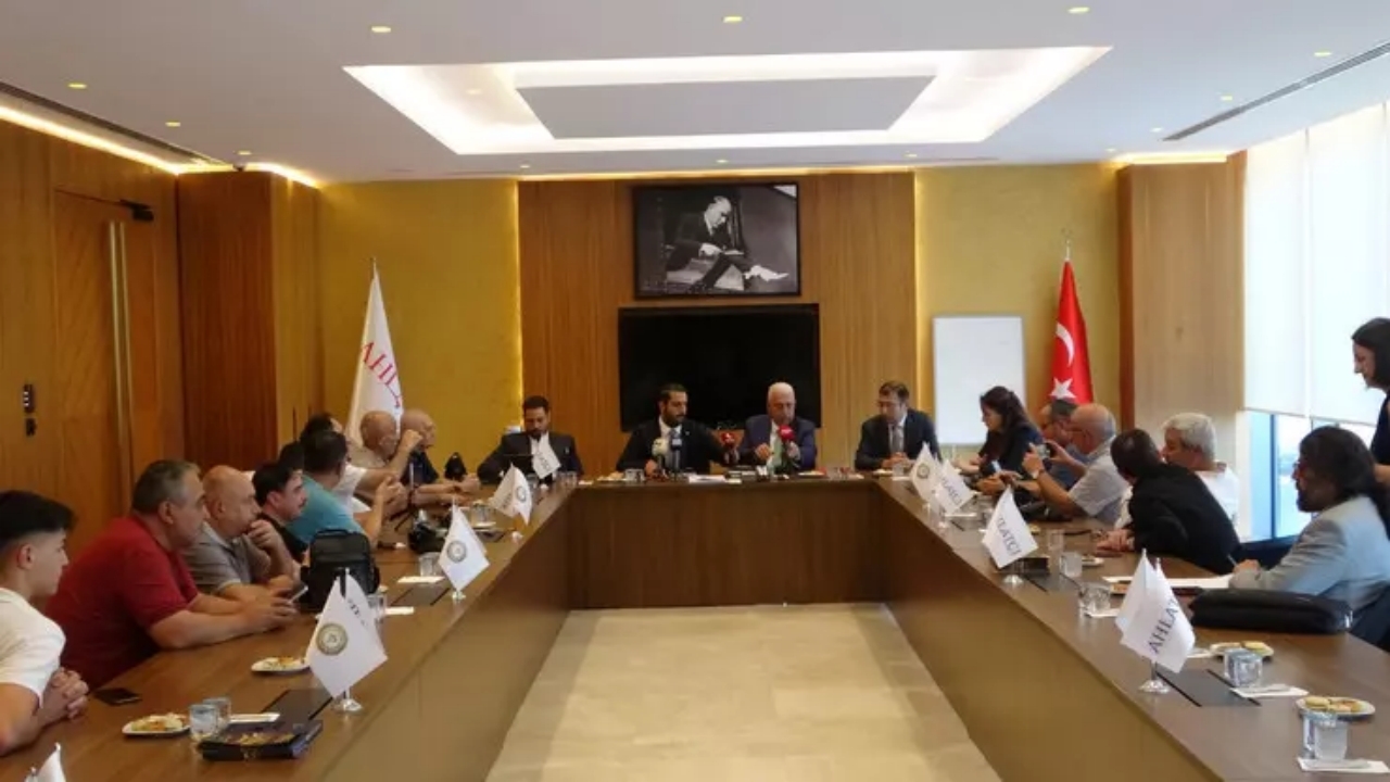 Foto - Türkiye’den, tüm dünyayı titretecek savunma sanayii hamlesi! Erdoğan’a yakın iş adamı "Bunu ben yaparım" diyerek bombayı patlattı 