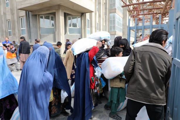 Foto - Türkiye'den zor durumdaki Afganistan'a yardım!