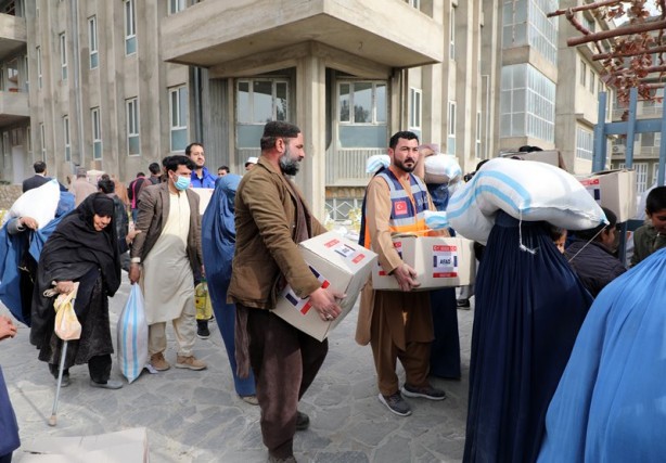 Foto - Türkiye'den zor durumdaki Afganistan'a yardım!
