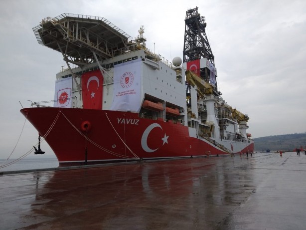 Foto - Türkiye’nin 4’üncü sondaj gemisi Abdülhamid Han Rumları korkuttu