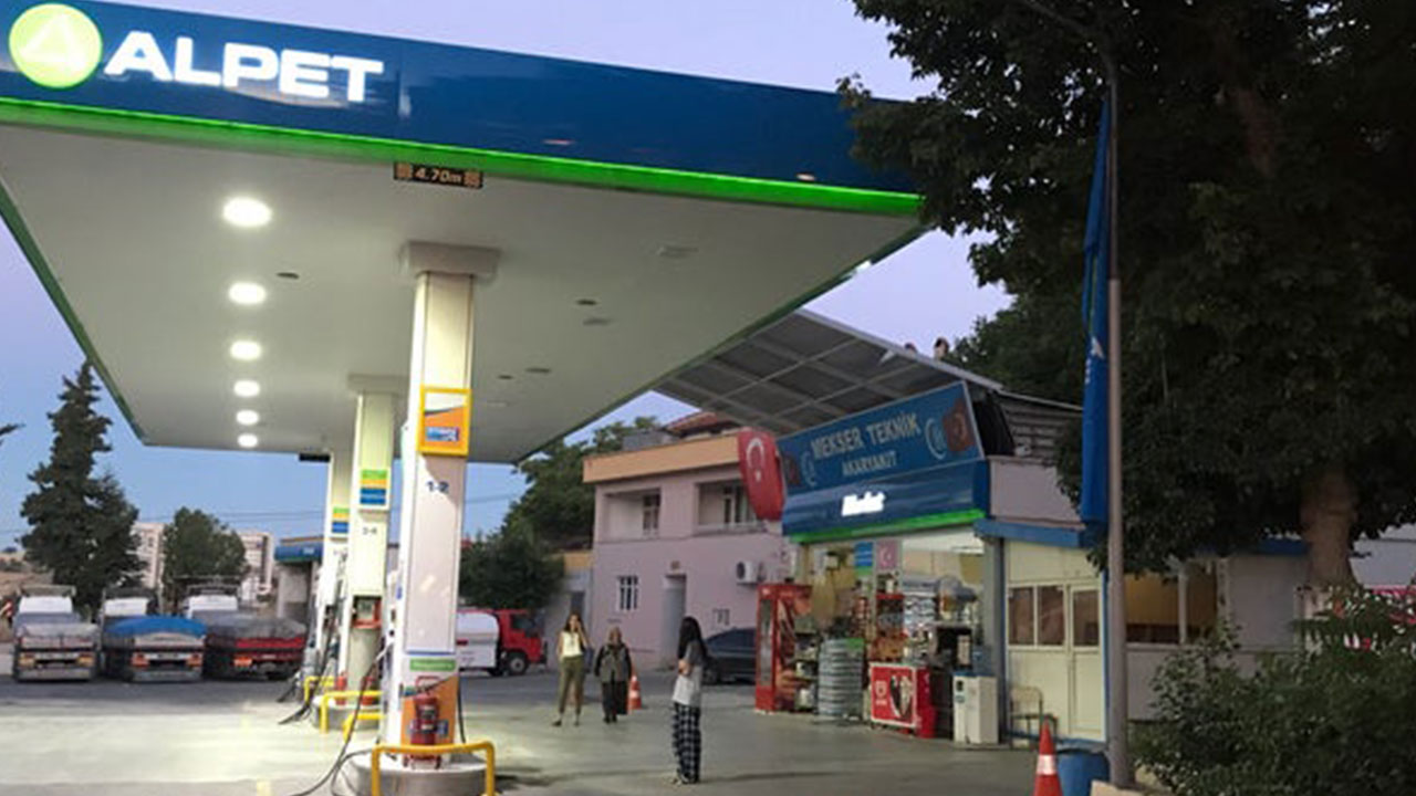 Türkiye'nin akaryakıt devi Alpet satıldı! Yeni sahiplerine kimse inanamadı