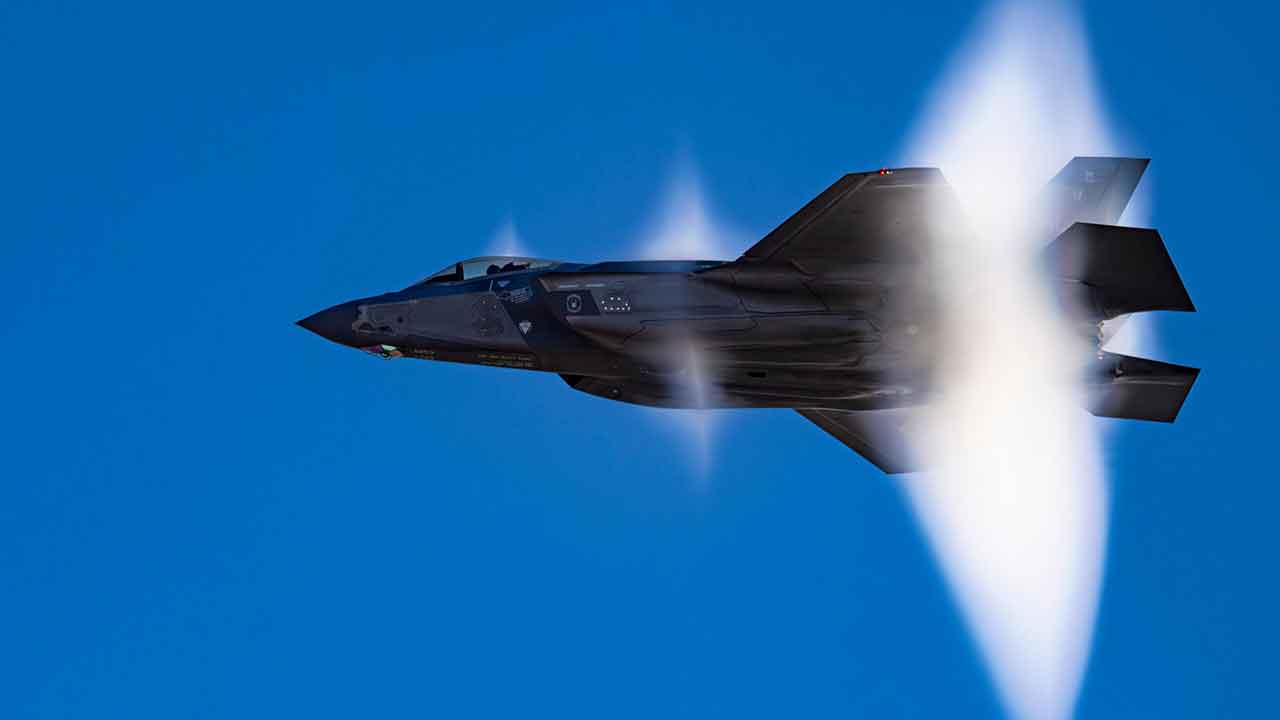 Türkiye'nin almak için büyük uğraşlar verdiği savaş uçağının görünmezlik zırhı delindi