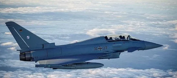 Foto - Türkiye'nin almak istediği Eurofighter Typhoon uçakları emekliye ayrıldı