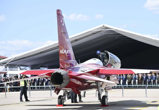 Foto - Türkiye'nin başına talih kuşu kondu! O ülke ABD yerine Ankara'dan yüzlerce Hürjet savaş uçağı alabilir