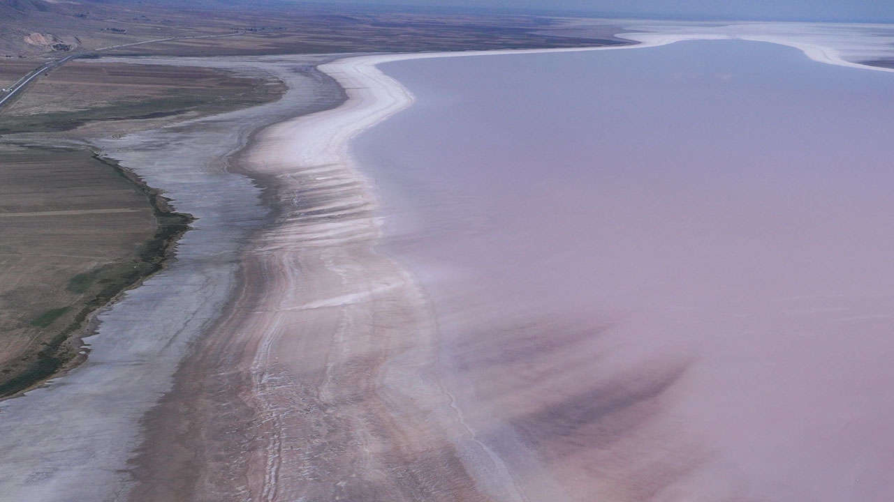 Foto - Türkiye’nin beyaz ve pembe harikası! Tuz Gölü’nde görsel şölen başladı