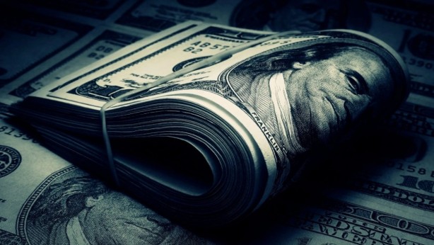 Foto - O ilimizdeki vatandaşlar dolarlarını apar topar bozdurmaya başladı! Döviz bürosuna koşan koşana